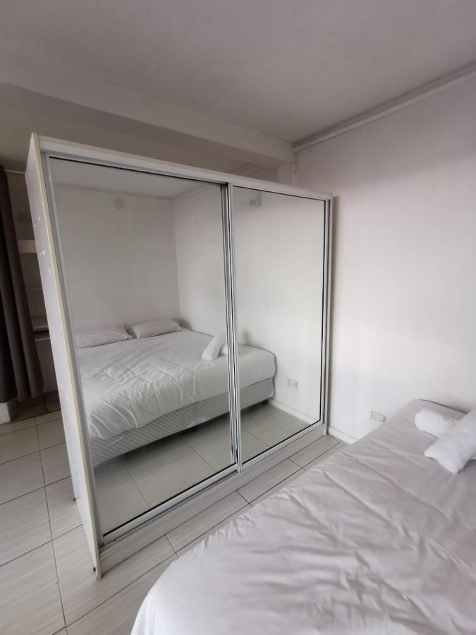 Surfers Holiday Apartment *